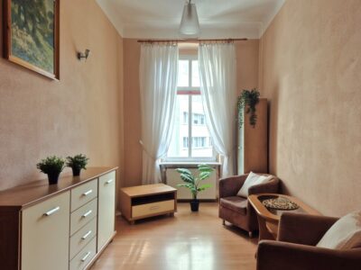 2 pok. ścisłe Centrum ładna kamienica po remoncie