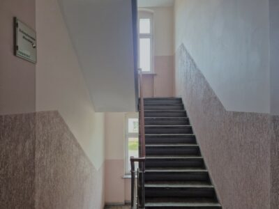2 pok. ścisłe Centrum ładna kamienica po remoncie