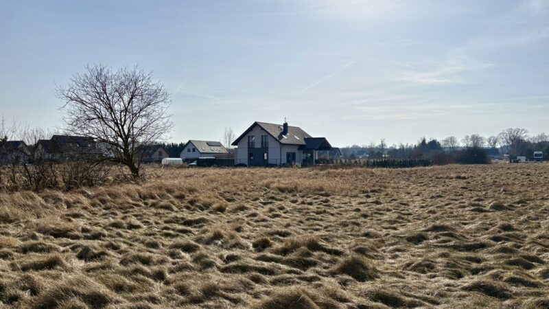 Działka narożna 1225 m² – Niedźwiedź | Media