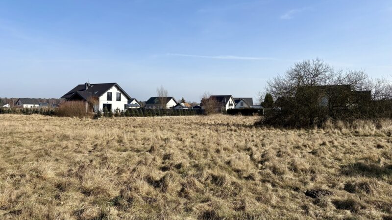 Działka narożna 1225 m² – Niedźwiedź | Media