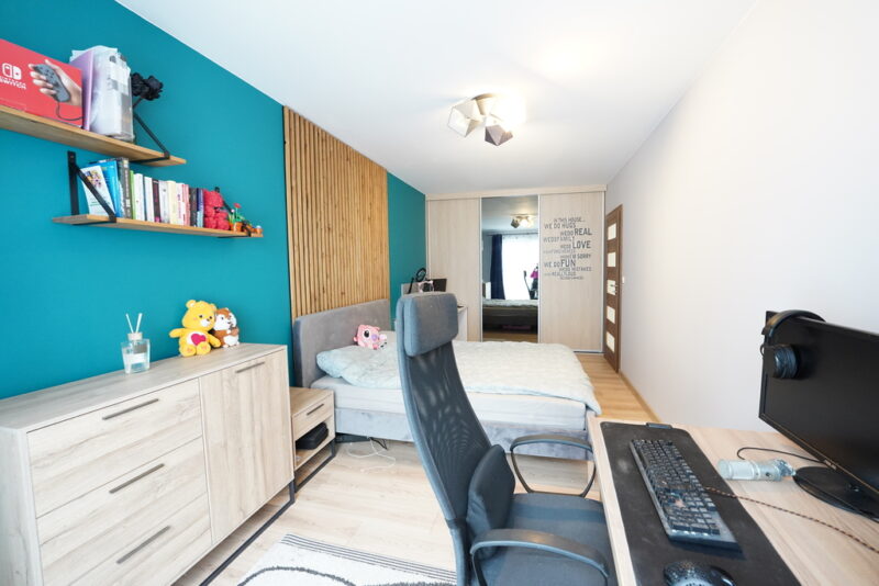 Os. Pionierów duże 2 pokoje balkon