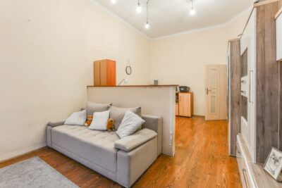 62m2 | 1 p. | Kamienica| 2 pokoje + osobna kuchnia