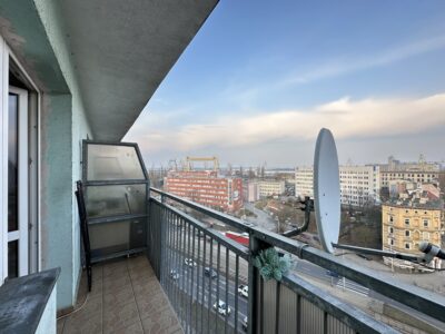 Kawalerka z dużym balkonem - centrum