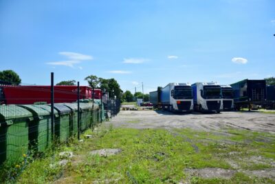 Utwardzony plac 1 ha, media, ogrodzenie – Dąbie