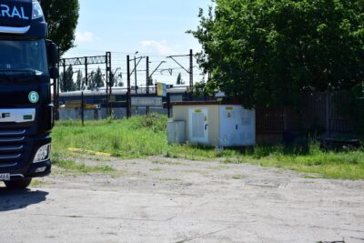 Utwardzony plac 1 ha, media, ogrodzenie – Dąbie