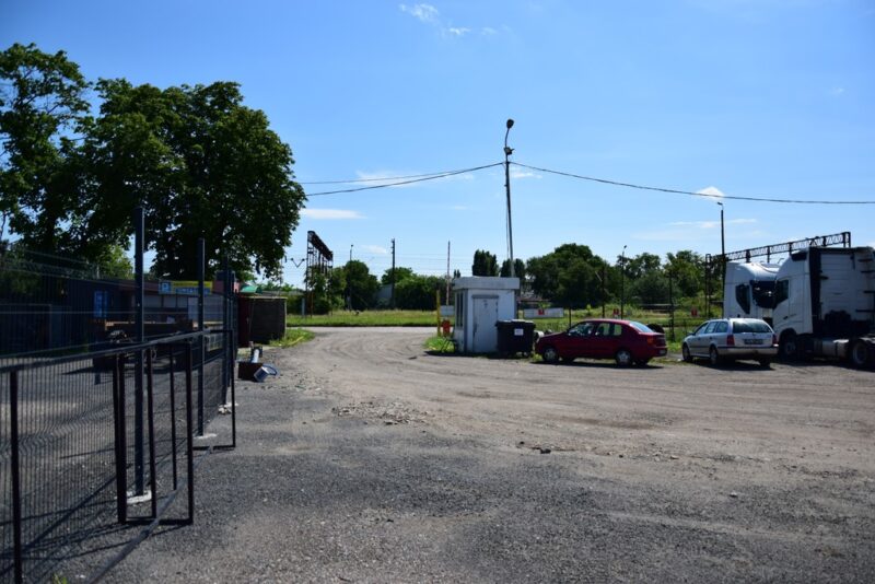 Utwardzony plac 1 ha, media, ogrodzenie – Dąbie