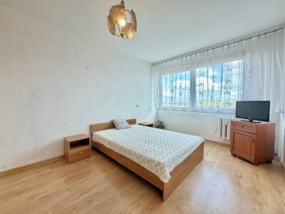 3-pok z oddzielną kuchnią. Balkon, piwnica.