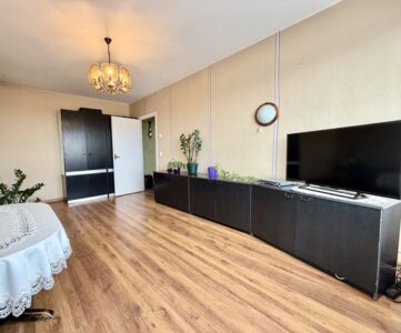 3-pok z oddzielną kuchnią. Balkon, piwnica.
