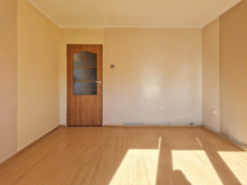 2 pokoje z dużą kuchnią I Garaż I Piwnica