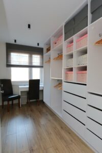Gotowe do wprowadzenia 3 pok. mieszkanie w CENTRUM