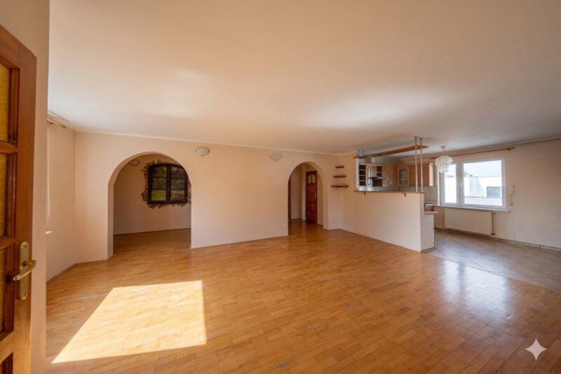 Gumieńce dom wolnostojący pow.178 m2, cena 1350000