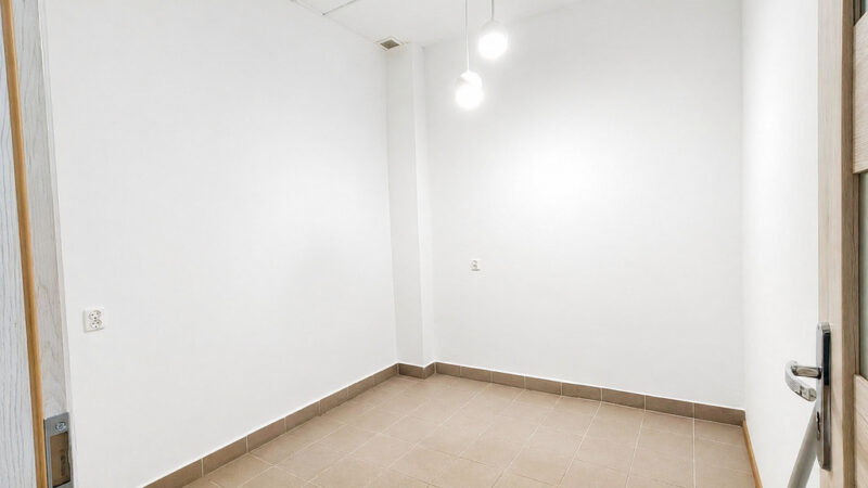 Lokal na sprzedaż 52 m2 Książąt Pom.