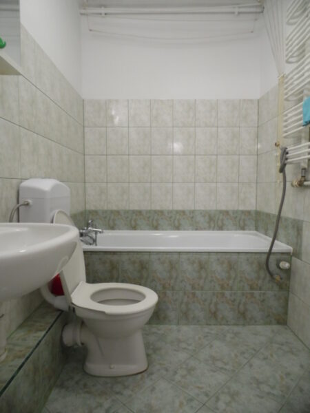 Duża kawalerka z balkonem -do wynajmu