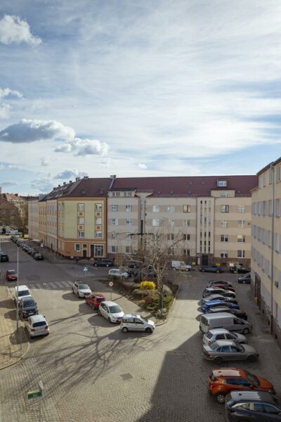 Duże 2 pokoje gotowe do zamieszkania.