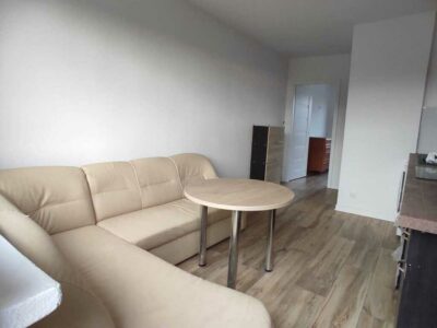 2 pok. + 2 balkony,garderoba,w domu jednorodzinnym