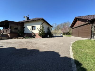 Stara Rudnica dom z antresolą piwnicą i garażem