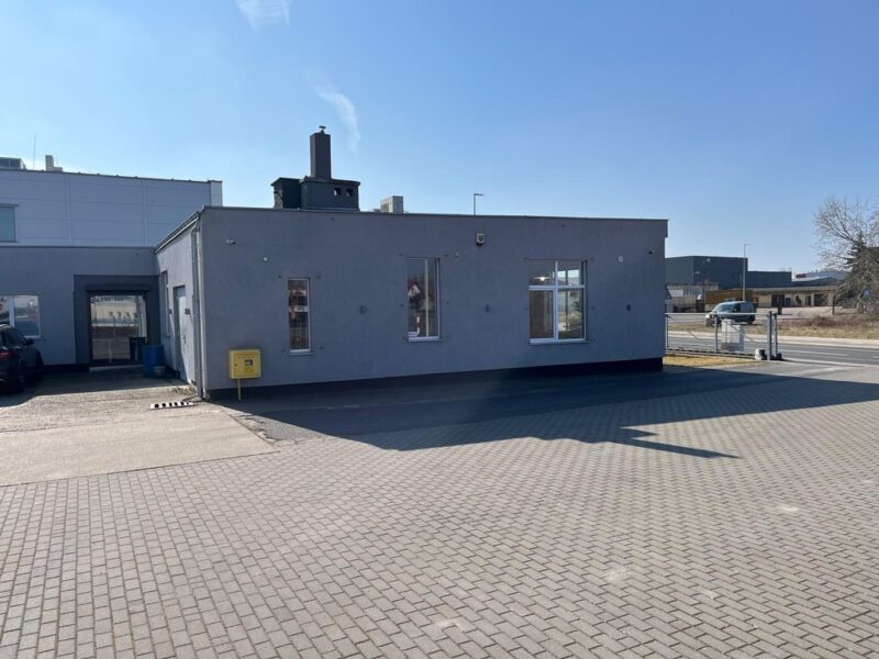Lokal 340 m², parter, parking, gabinety/biuro