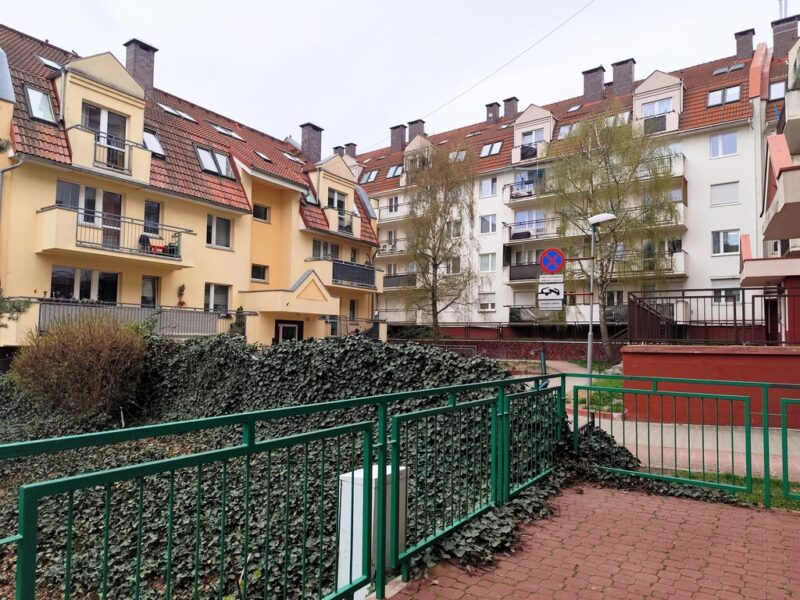 Duża kawalerka z balkonem -do wynajmu