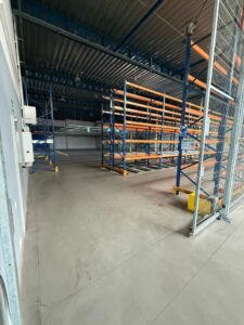 obiekt produkcyjno-magazynowy z dużym placem