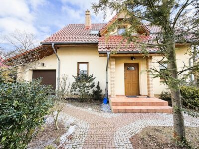 Dom wolno stojący z garażem - topowa lokalizacja!
