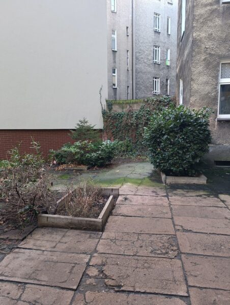 Atrakcyjne mieszkanie w centrum – 2 pokoje, balkon