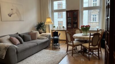 Sprzedaż-2 atrakcyjne , rozkładowe pokoje Centrum.