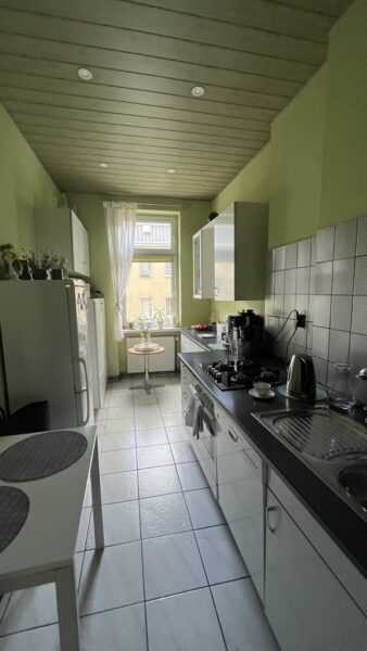 Sprzedaż-2 atrakcyjne , rozkładowe pokoje Centrum.