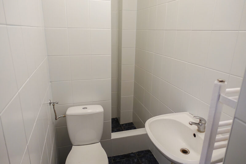 Pół bliźniaka, 2 garaże, basen, działka 613 m2,