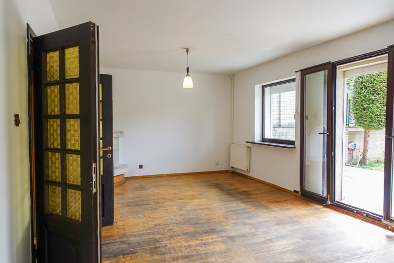 Pół bliźniaka, 2 garaże, basen, działka 613 m2,