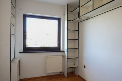 Pół bliźniaka, 2 garaże, basen, działka 613 m2,