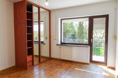Pół bliźniaka, 2 garaże, basen, działka 613 m2,