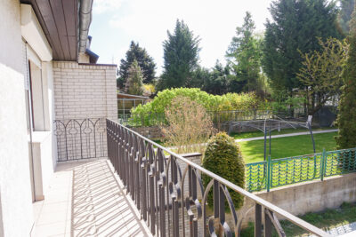 Pół bliźniaka, 2 garaże, basen, działka 613 m2,