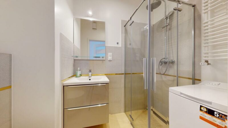 Apartament z ogródkiem i miejscem parkingowym.