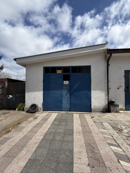 Warsztat samochodowy 200m² – 3 garaże, sprzęt