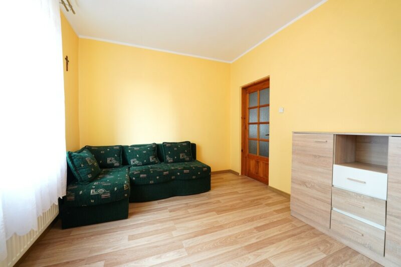 Pyrzyce, dom z piwnicą i garażem działka 458 m2