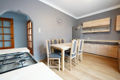 Pyrzyce, dom z piwnicą i garażem działka 458 m2
