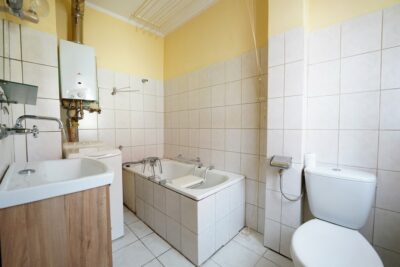 Pyrzyce, dom z piwnicą i garażem działka 458 m2