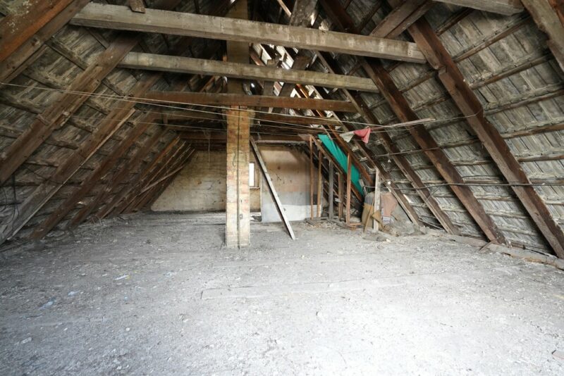 Pyrzyce, dom z piwnicą i garażem działka 458 m2