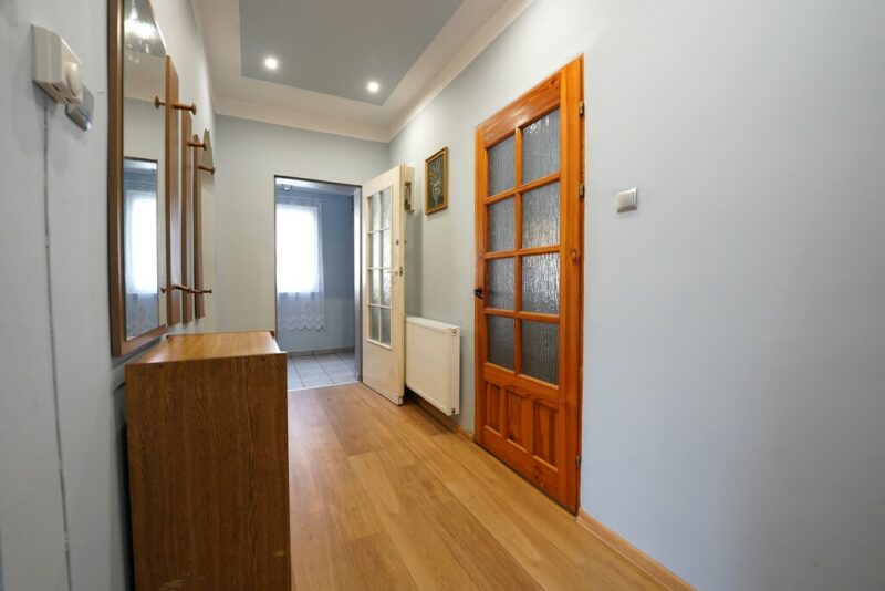 Pyrzyce, dom z piwnicą i garażem działka 458 m2