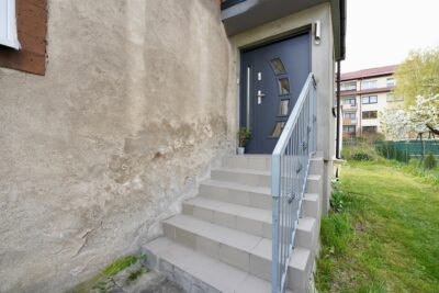 Pyrzyce, dom z piwnicą i garażem działka 458 m2