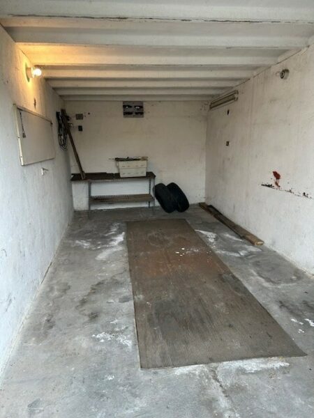 Pomorzany murowany garaż 20 m2 za 35 tys.