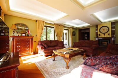 Dom 240m2 2 mieszkania plus budynek usługowy