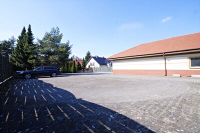 Dom 240m2 2 mieszkania plus budynek usługowy