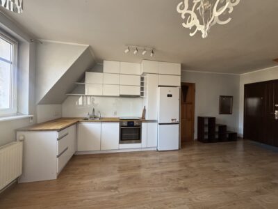 Mieszkanie dwupoziomowe, 64m2, 3 pokoje, Centrum