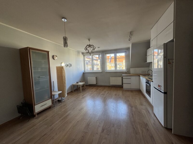 Mieszkanie dwupoziomowe, 64m2, 3 pokoje, Centrum
