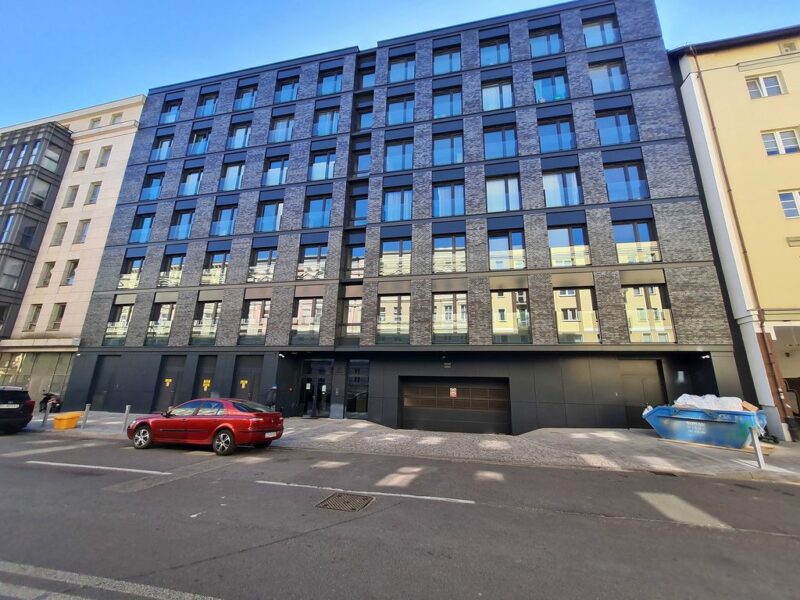 Nowoczesne mieszkanie NOVA 3 | balkon | komórka