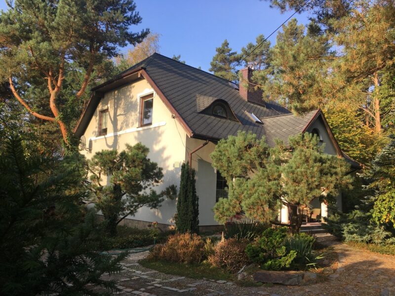 Jezierzyce/dom wolnostojący/działka 2112 m2/staw