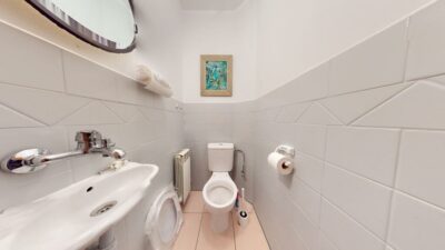 Przestronny dom z 2 wejściami z różnych ulic