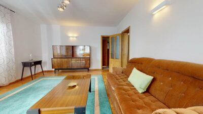 Przestronny dom z 2 wejściami z różnych ulic