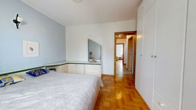 Przestronny dom z 2 wejściami z różnych ulic